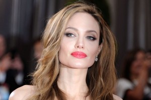 angelina-jolie-seni-130514093421_big