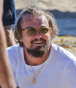 leonardo-dicaprio-beach-face-omg