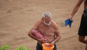 Turista partorisce nel Mar Rosso